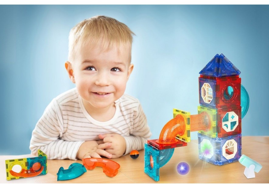 Kreatywne zabawki dla dziecka - co warto kupić?